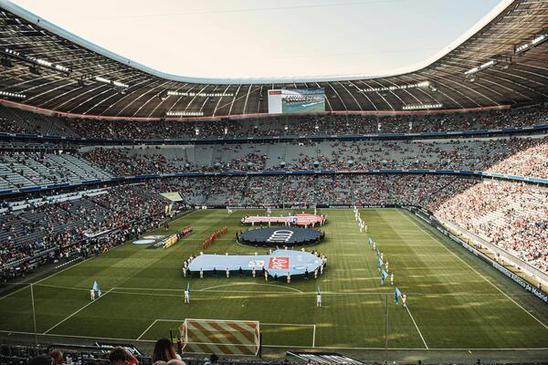 UEFA Champions League 焦点战：Barcelona 迎战 Newcastle United